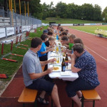 Am Ende des ersten Wettkampftages werden die Kohlehydratspeicher aufgefüllt