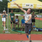 Jochen stößt die Kugel