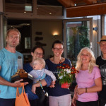 Das Siegerteam 2019 mit den beiden Organisatoren der Rallye.